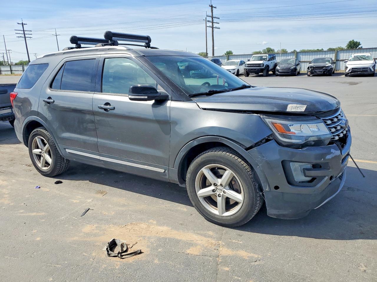 2016 FORD EXPLORER XLT photo 4
