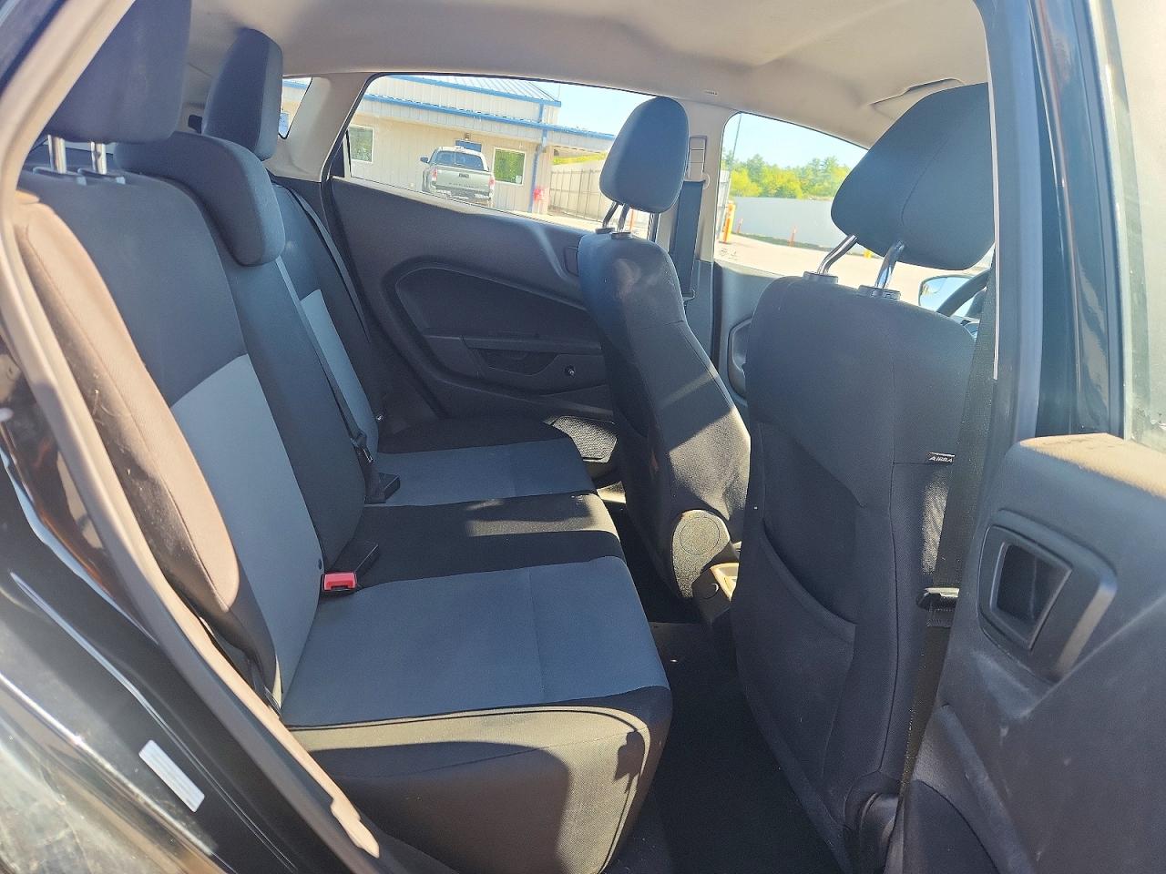 2016 FORD FIESTA S photo 28