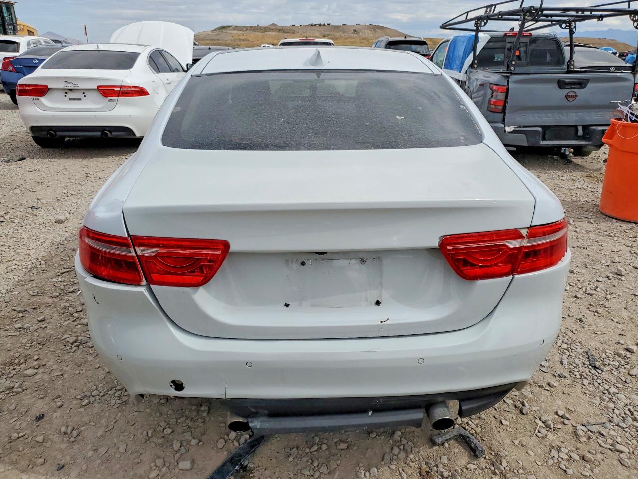 2017 JAGUAR XE FIRST EDITION photo 11