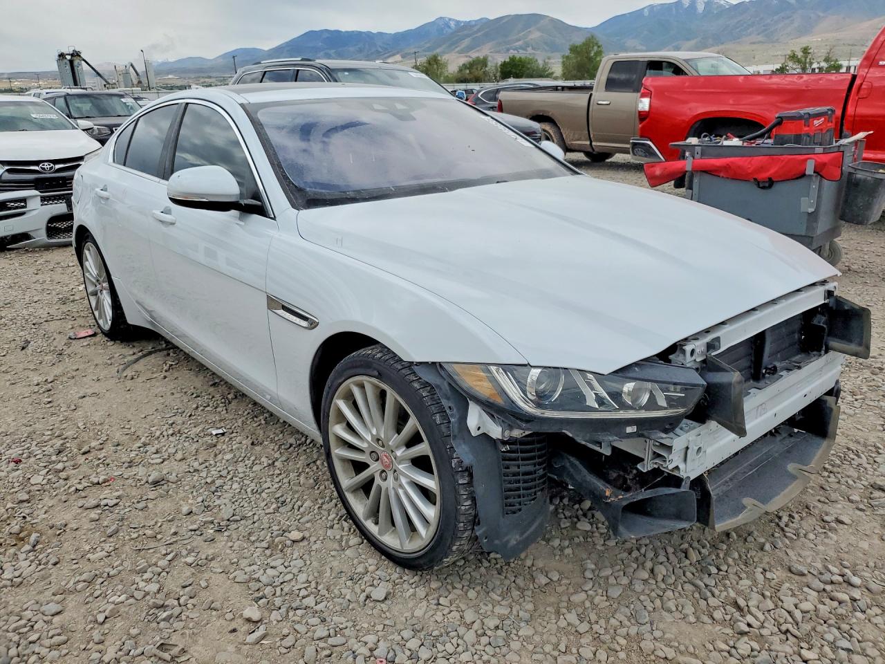 2017 JAGUAR XE FIRST EDITION photo 7