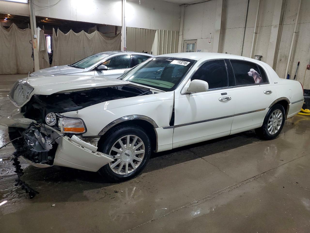 2006 LINCOLN TOWN CAR