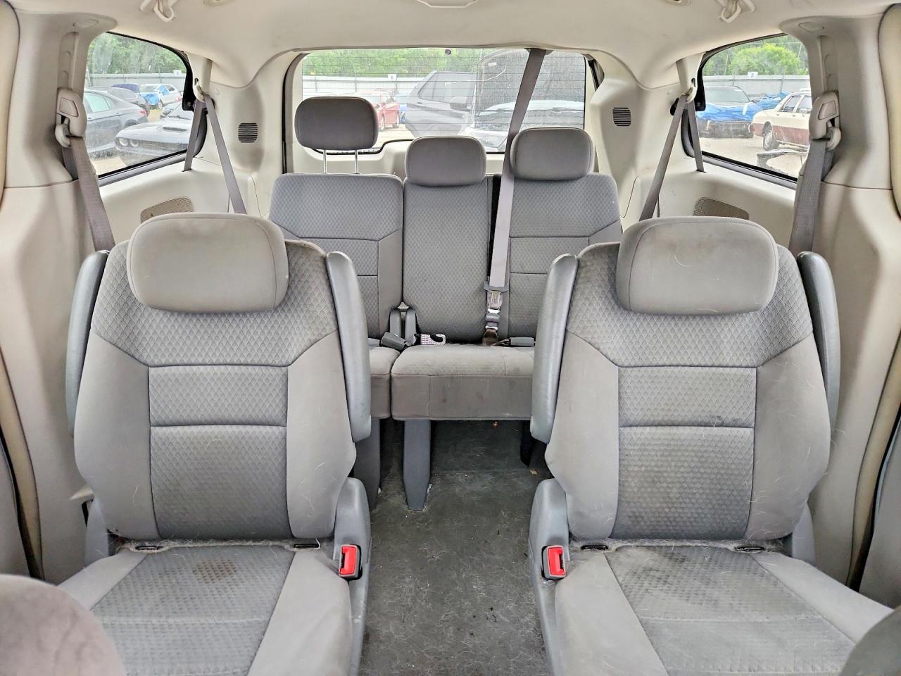 2010 CHRYSLER TOWN & COUNTRY TOURING photo 28