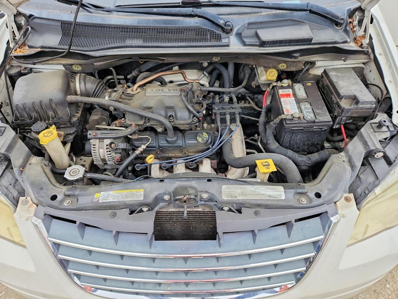2010 CHRYSLER TOWN & COUNTRY TOURING photo 34