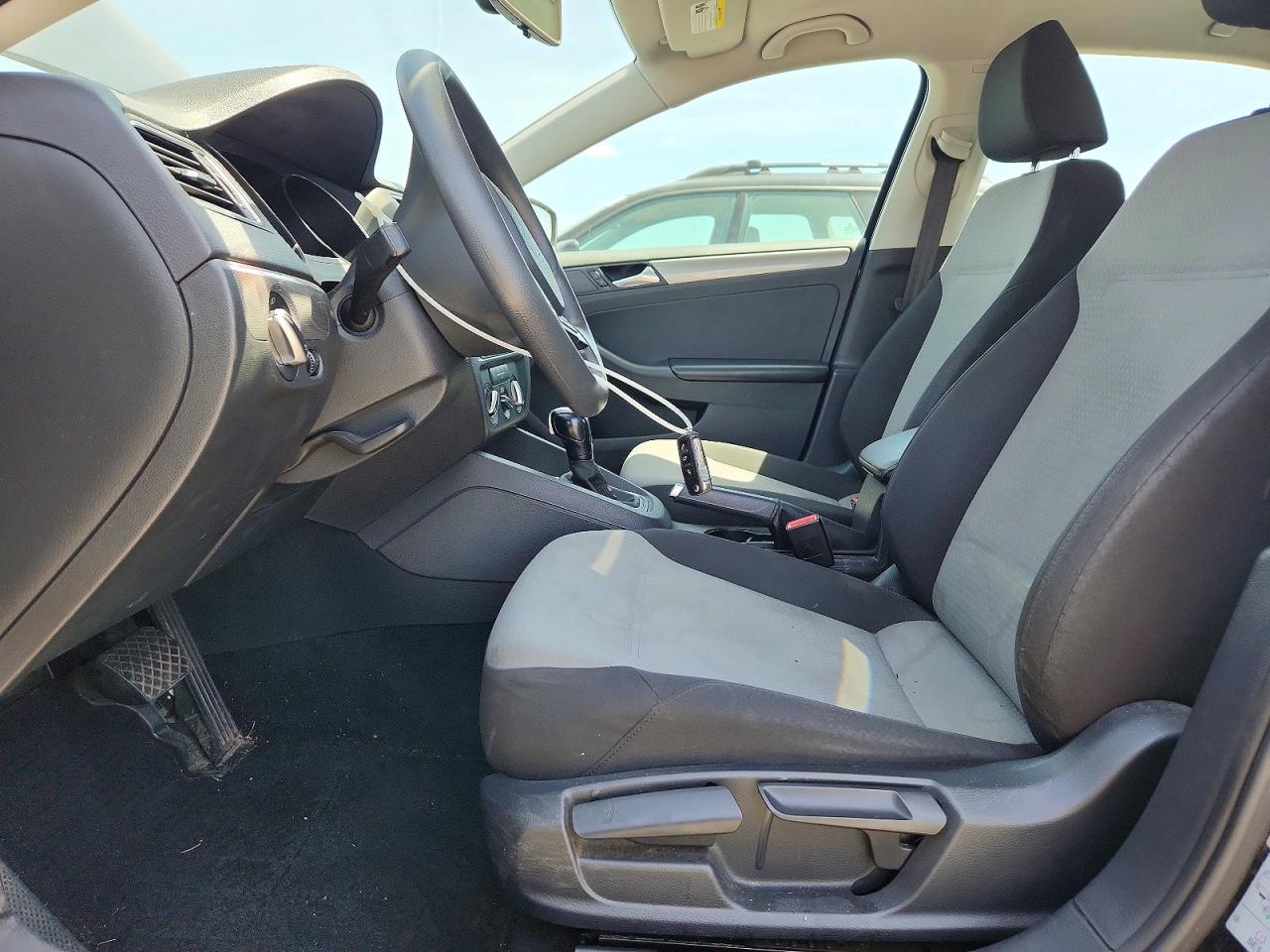 2017 VOLKSWAGEN JETTA S photo 13