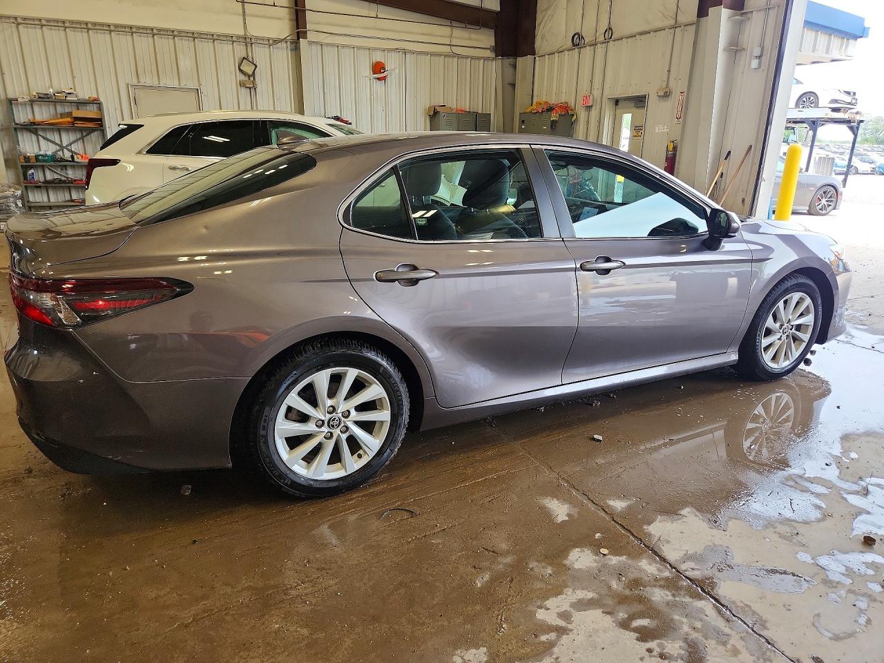 2021 TOYOTA CAMRY LE photo 7