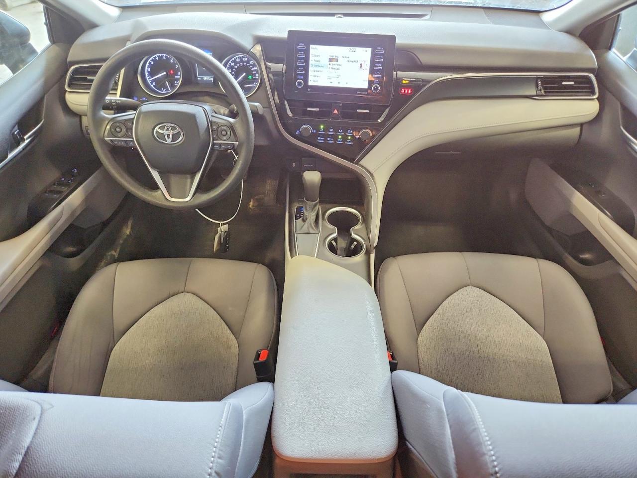 2021 TOYOTA CAMRY LE photo 22