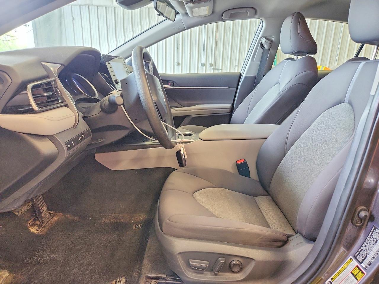 2021 TOYOTA CAMRY LE photo 19