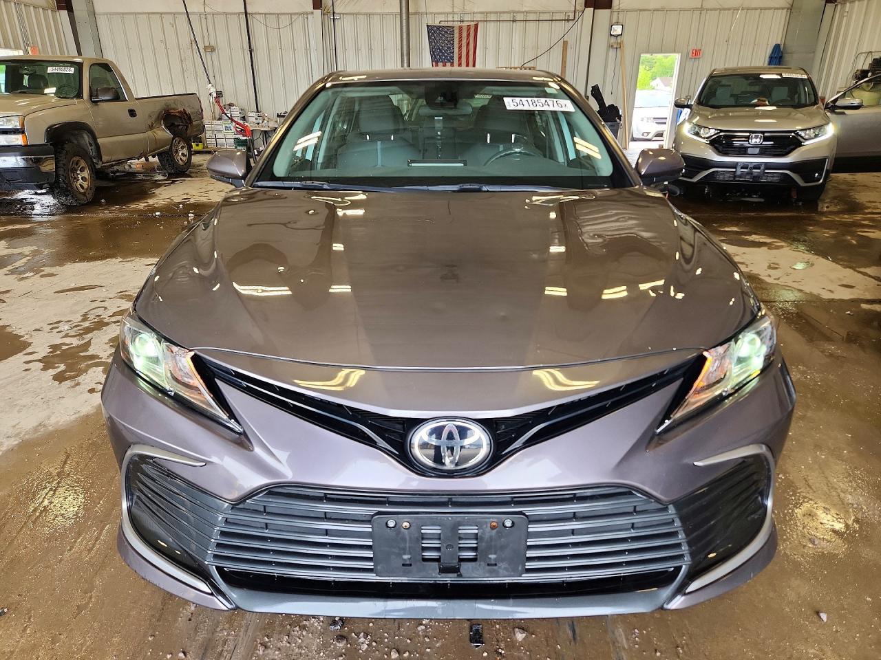 2021 TOYOTA CAMRY LE photo 13