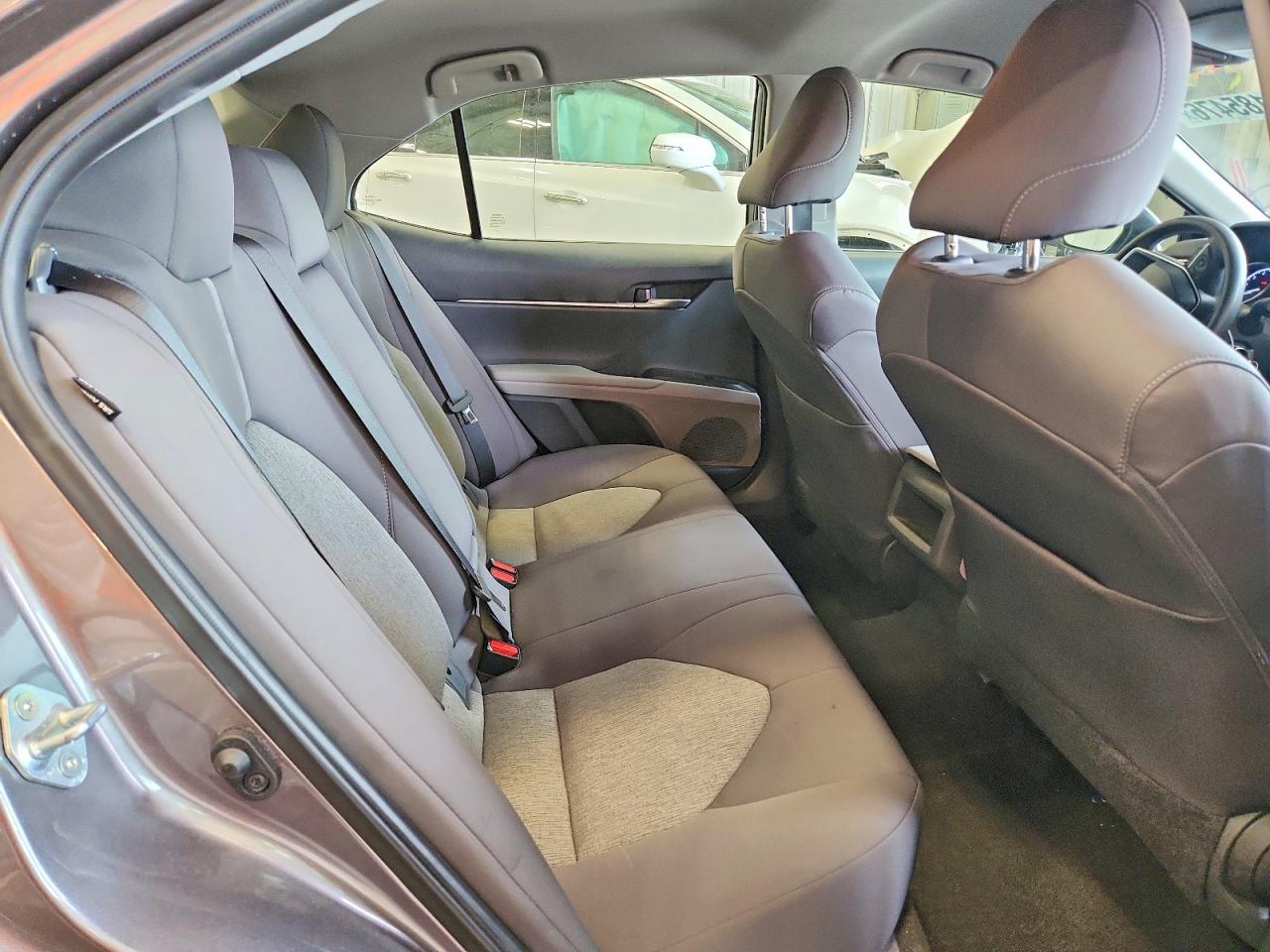 2021 TOYOTA CAMRY LE photo 28