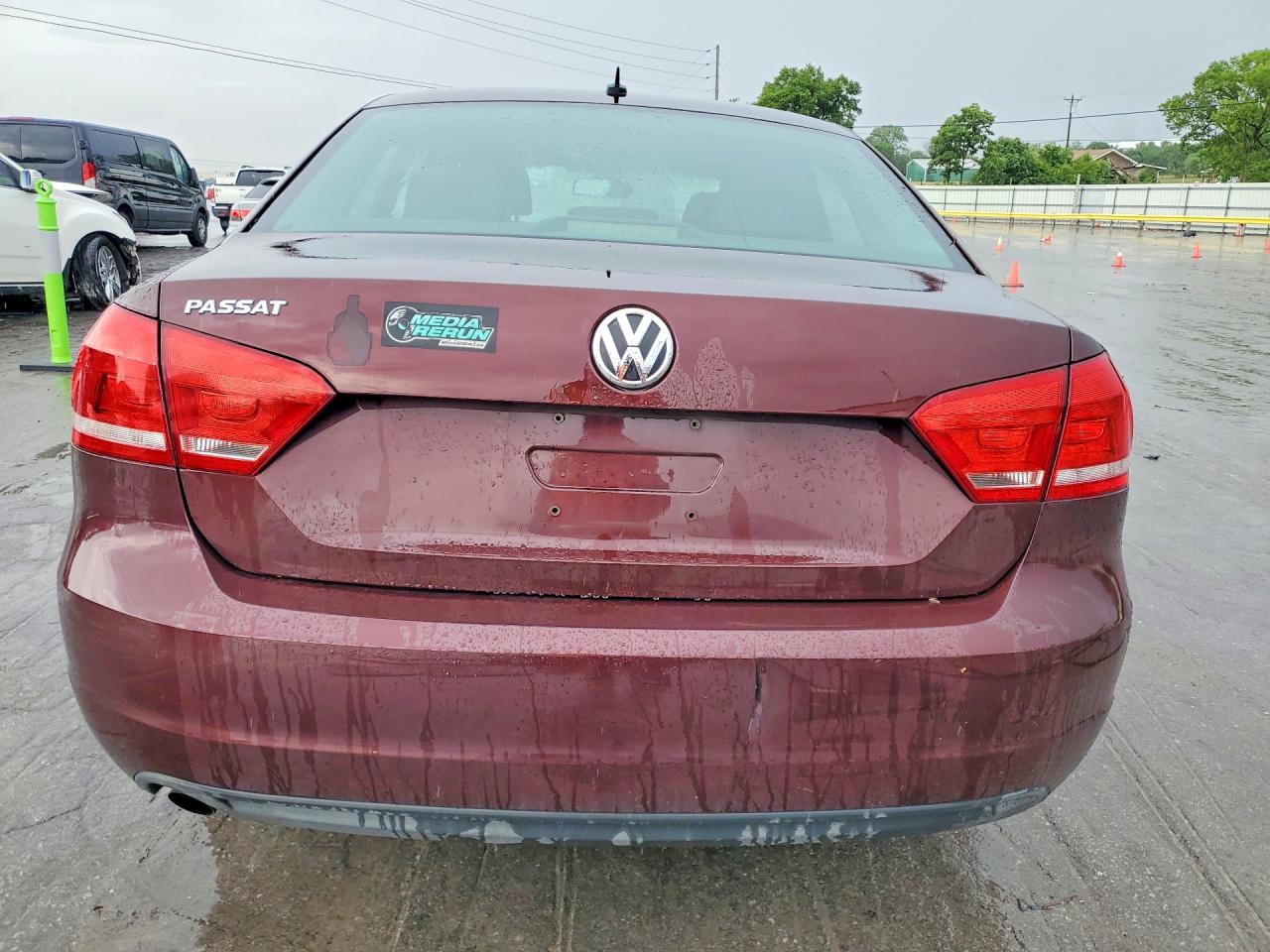 2014 VOLKSWAGEN PASSAT S photo 6