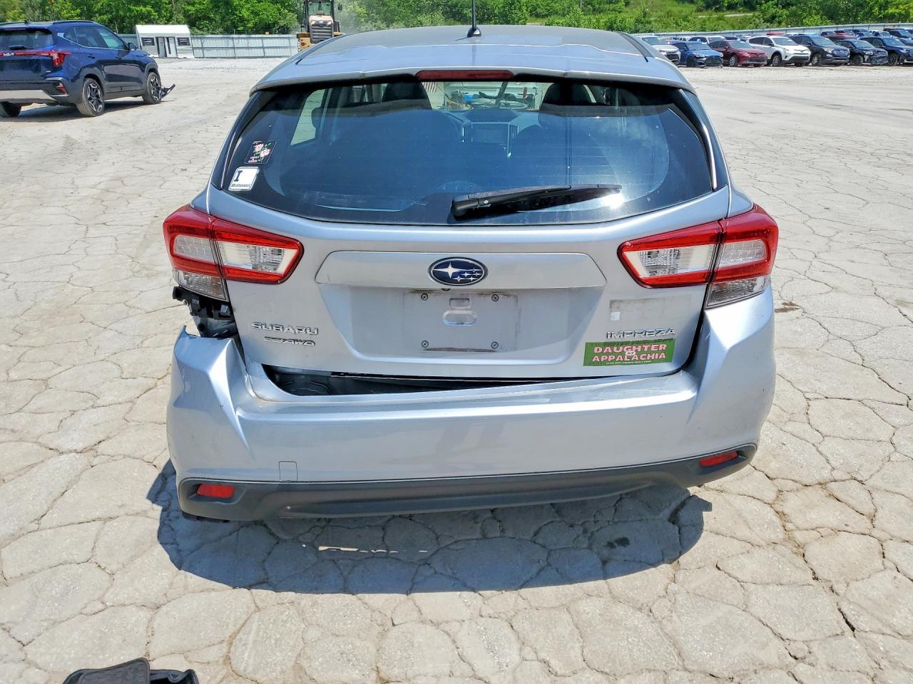 2019 SUBARU IMPREZA photo 16