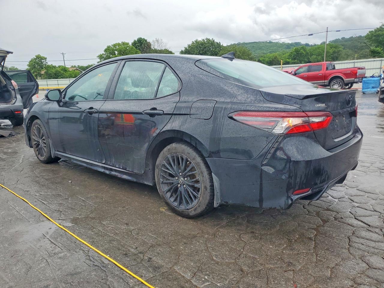 2021 TOYOTA CAMRY SE NIGHTSHADE photo 4