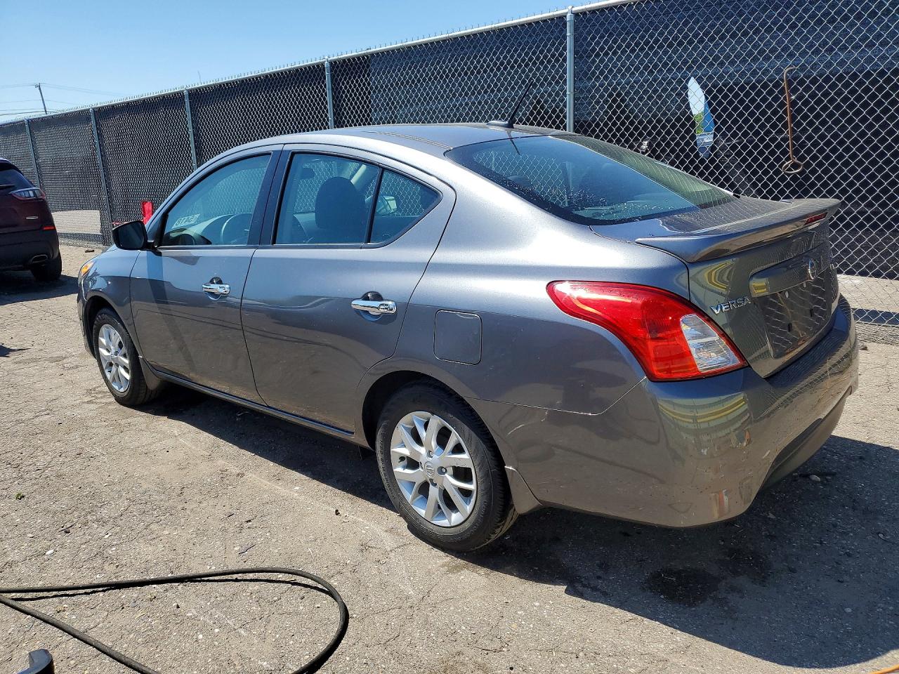 2018 NISSAN VERSA SV photo 3