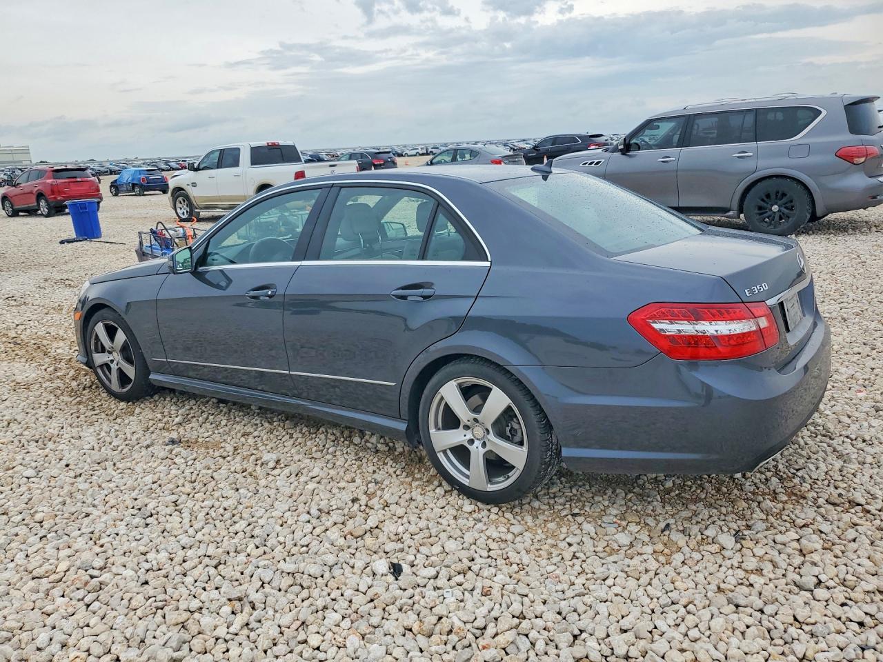 2010 MERCEDES-BENZ E 350 photo 4