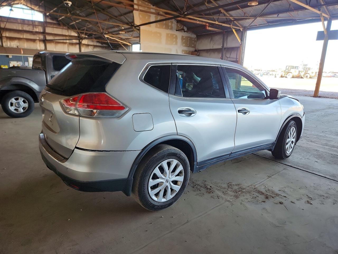 2016 NISSAN ROGUE S photo 5