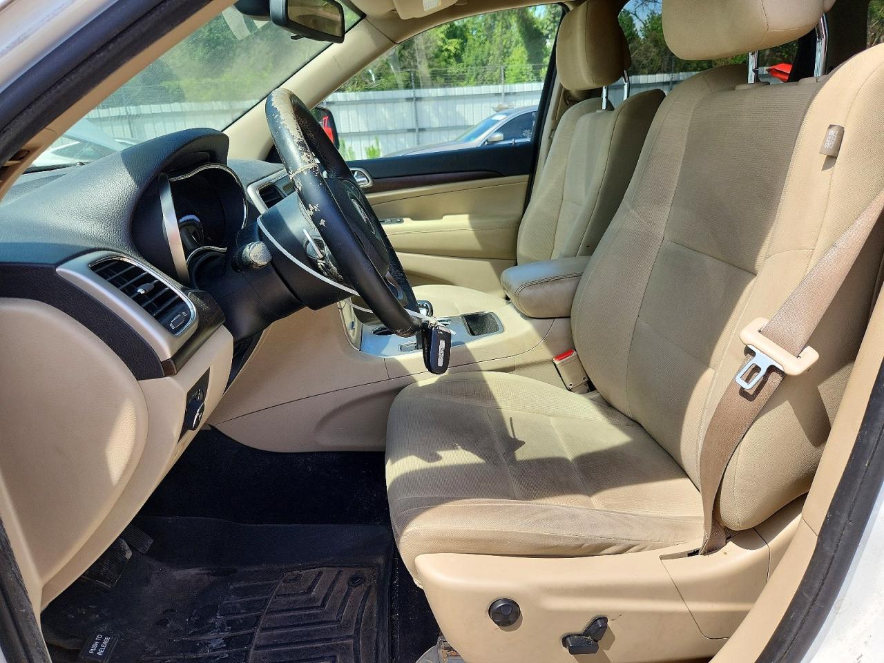 2014 JEEP GRAND CHEROKEE LAREDO photo 19