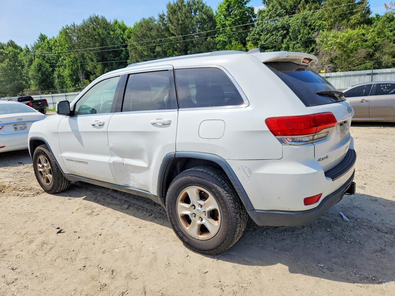 2014 JEEP GRAND CHEROKEE LAREDO photo 4