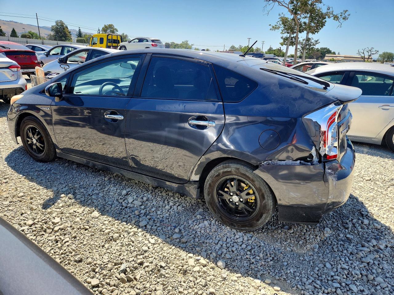 2013 TOYOTA PRIUS TWO photo 3