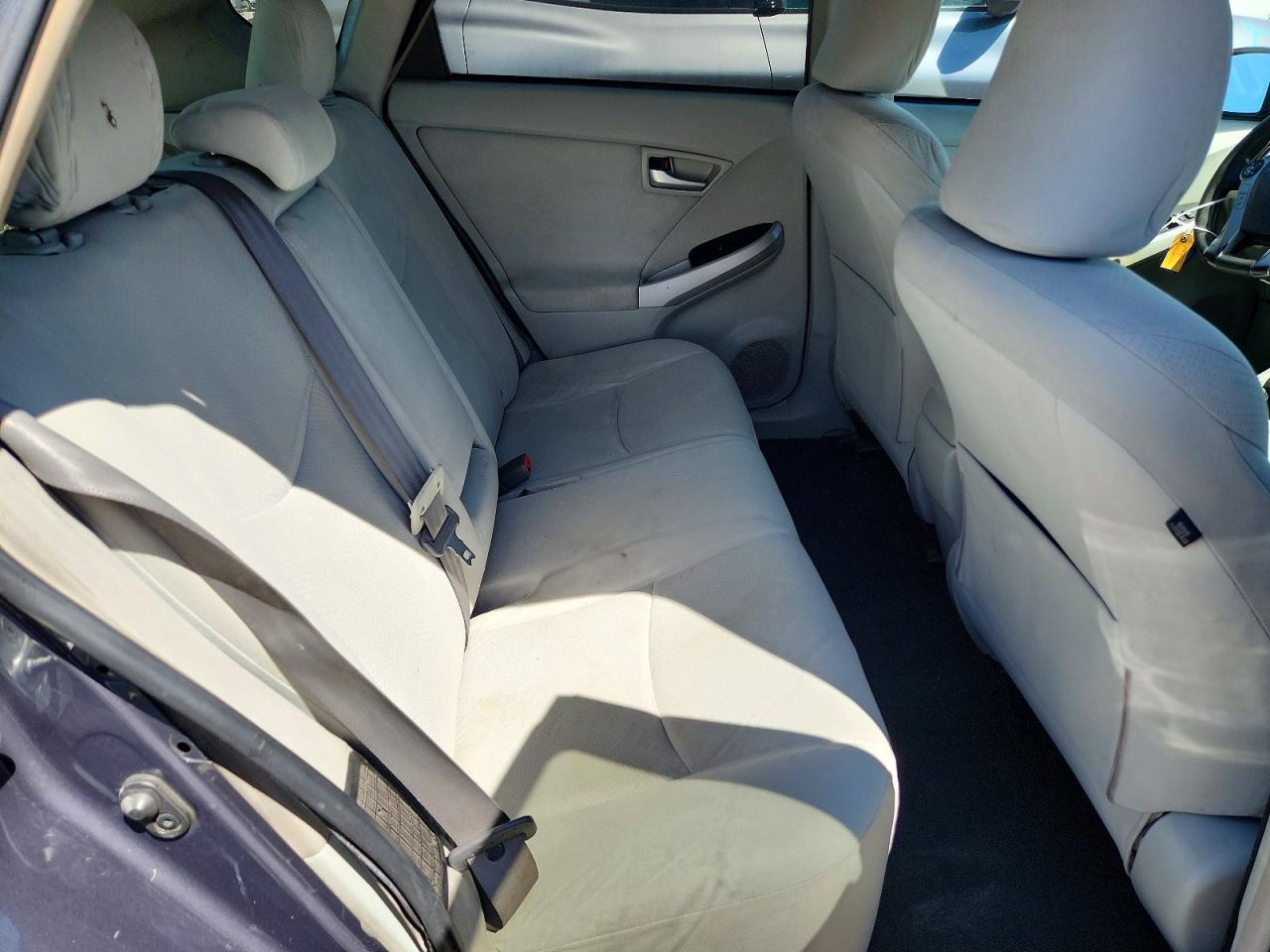 2013 TOYOTA PRIUS TWO photo 19