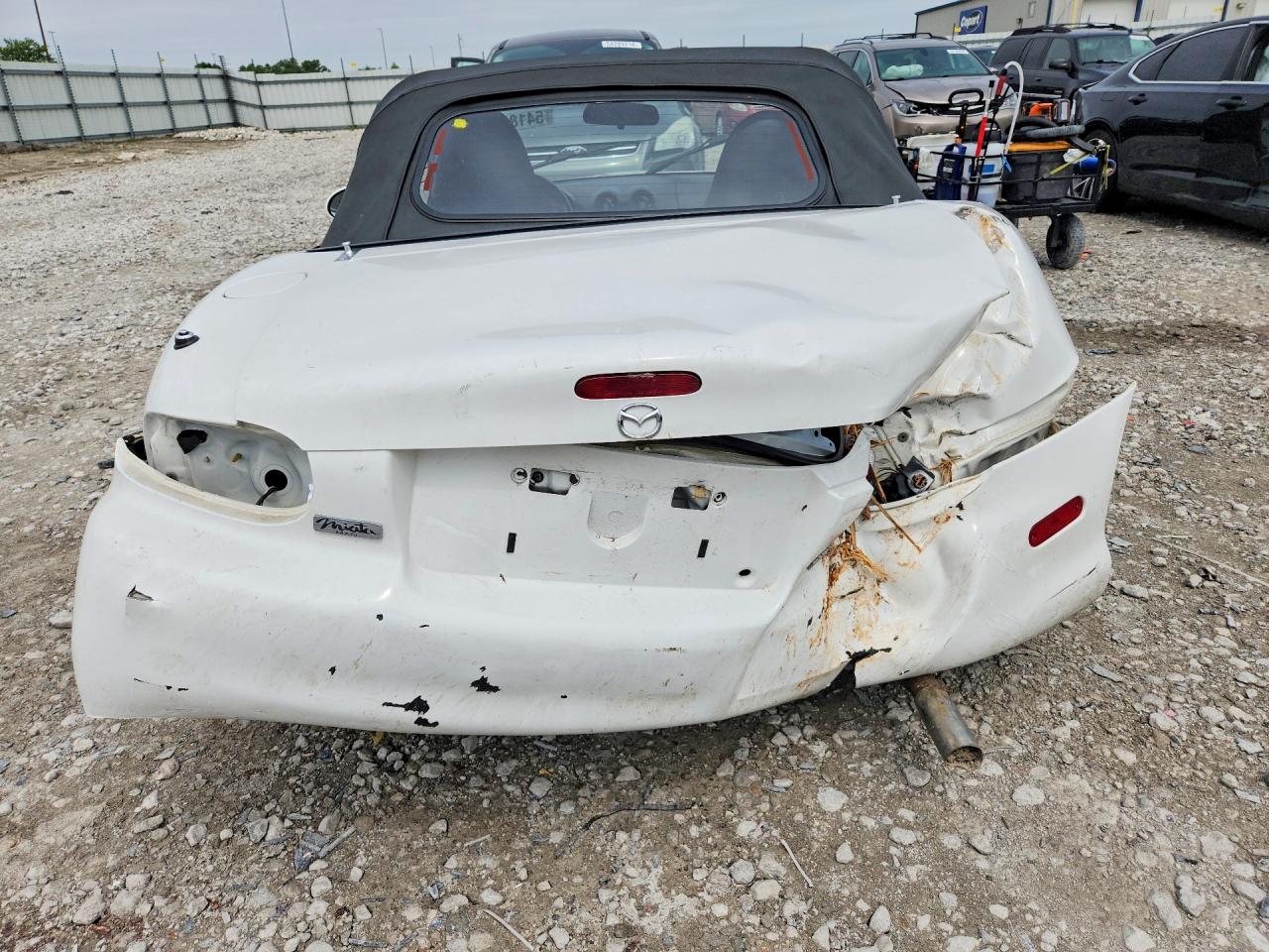 2001 MAZDA MX-5 MIATA BASE photo 11