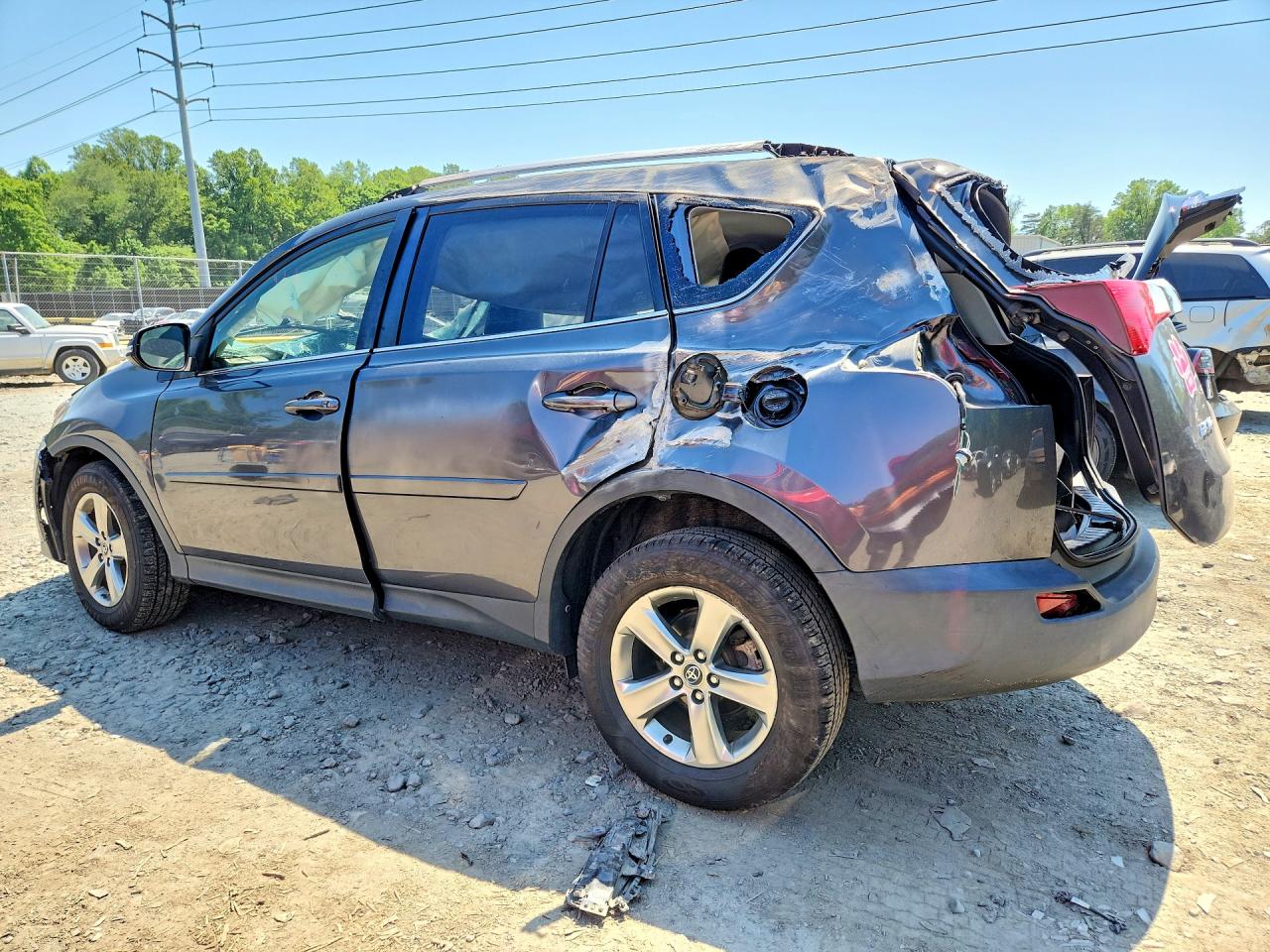2015 TOYOTA RAV4 XLE photo 2