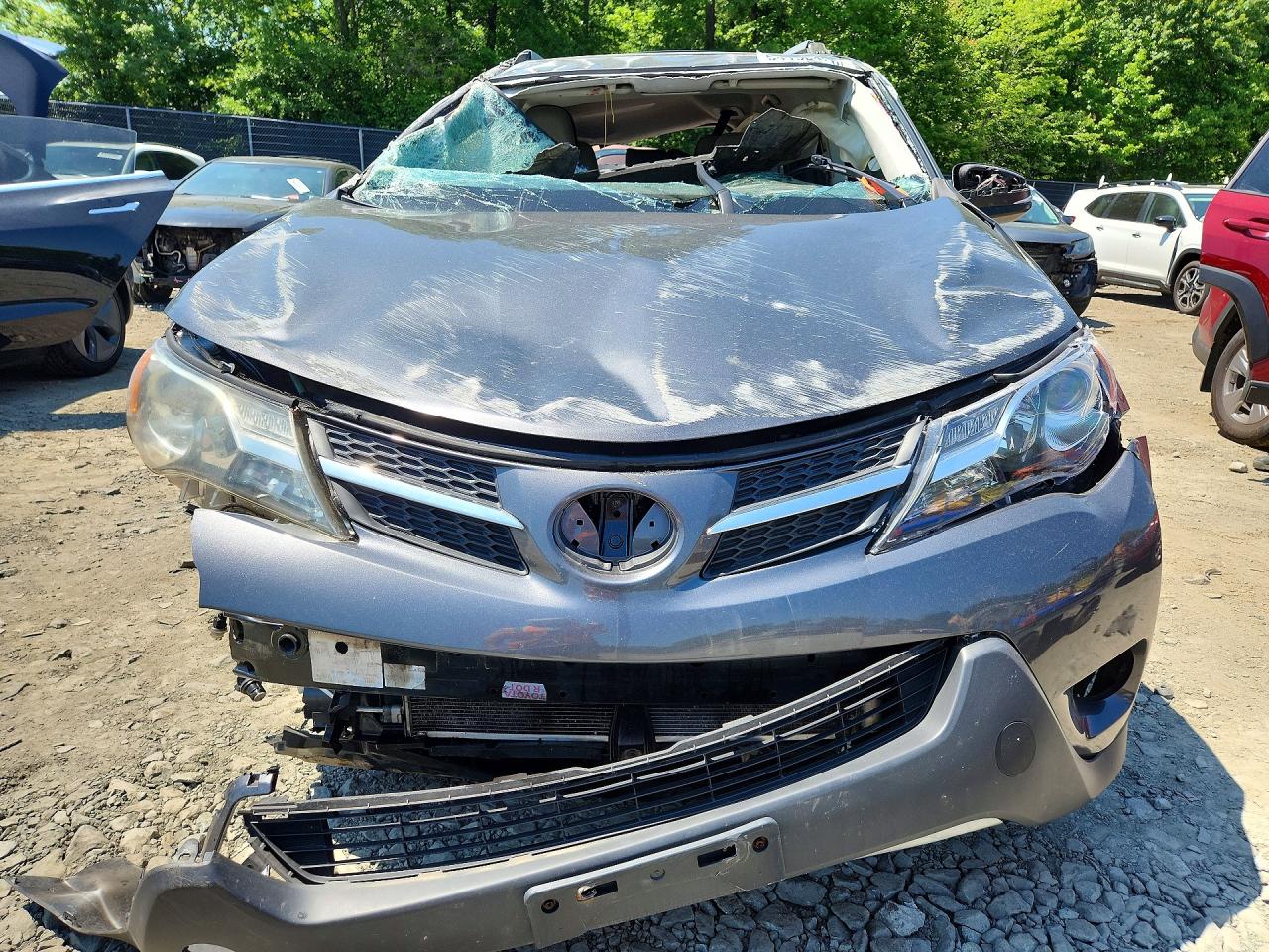 2015 TOYOTA RAV4 XLE photo 5