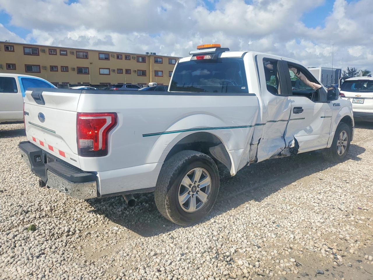 2015 FORD F150 SUPER CAB photo 5