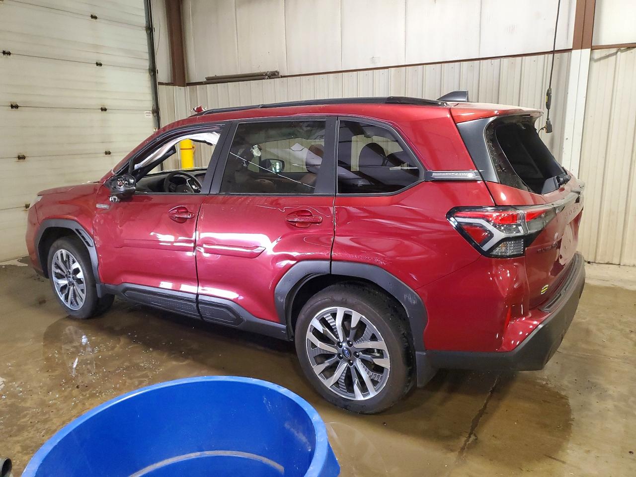 2025 SUBARU FORESTER TOURING photo 3