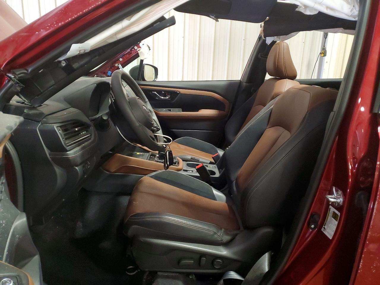 2025 SUBARU FORESTER TOURING photo 13