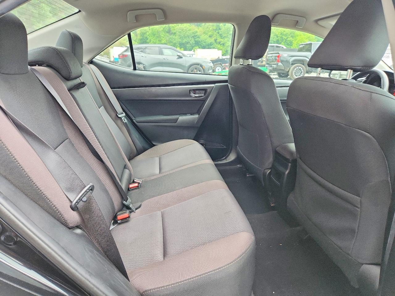 2018 TOYOTA COROLLA LE photo 19
