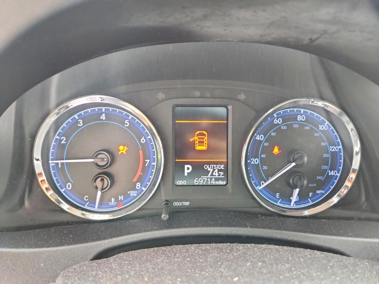 2018 TOYOTA COROLLA LE photo 17