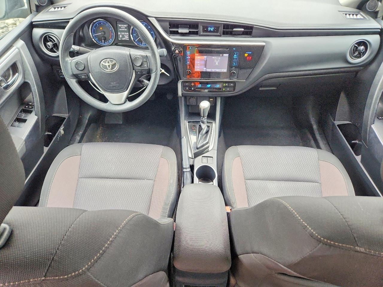 2018 TOYOTA COROLLA LE photo 15