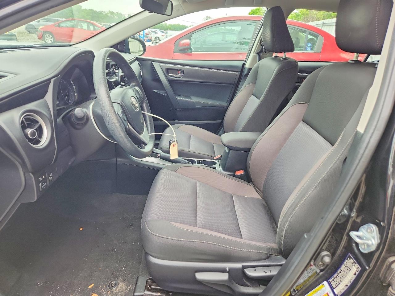 2018 TOYOTA COROLLA LE photo 13