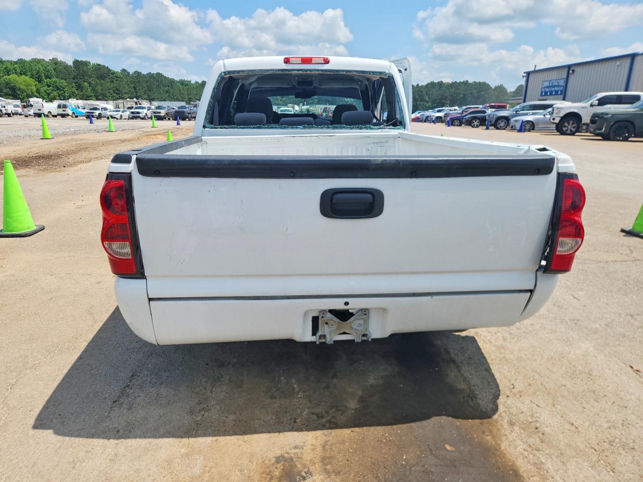 2004 CHEVROLET SILVERADO C1500 photo 16
