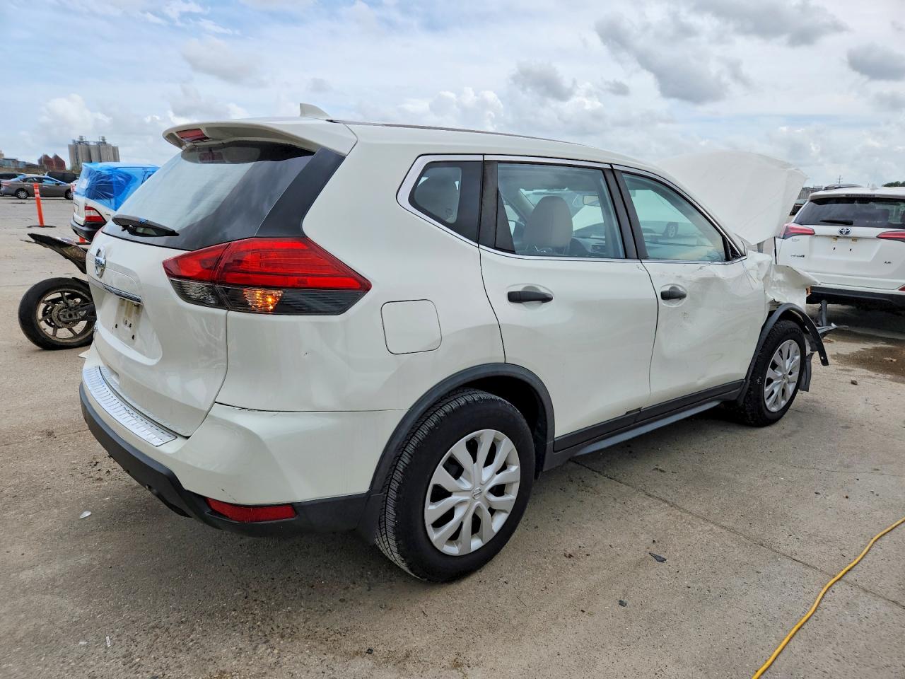 2017 NISSAN ROGUE S photo 7