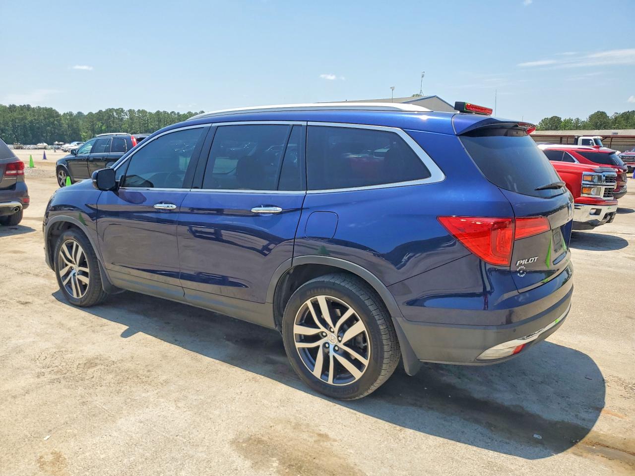 2016 HONDA PILOT ELITE photo 4
