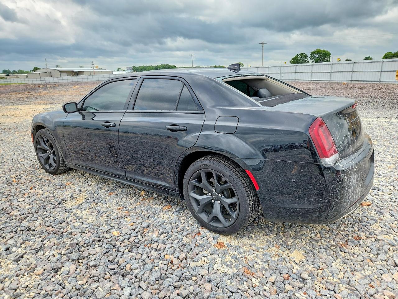 2023 CHRYSLER 300 TOURING L photo 3