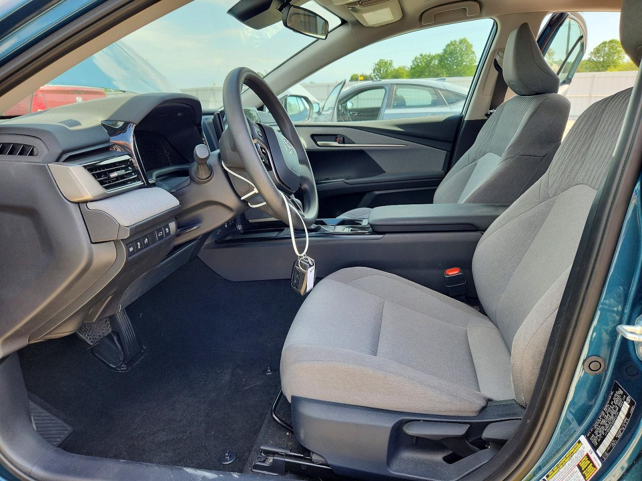 2025 TOYOTA CAMRY LE photo 13