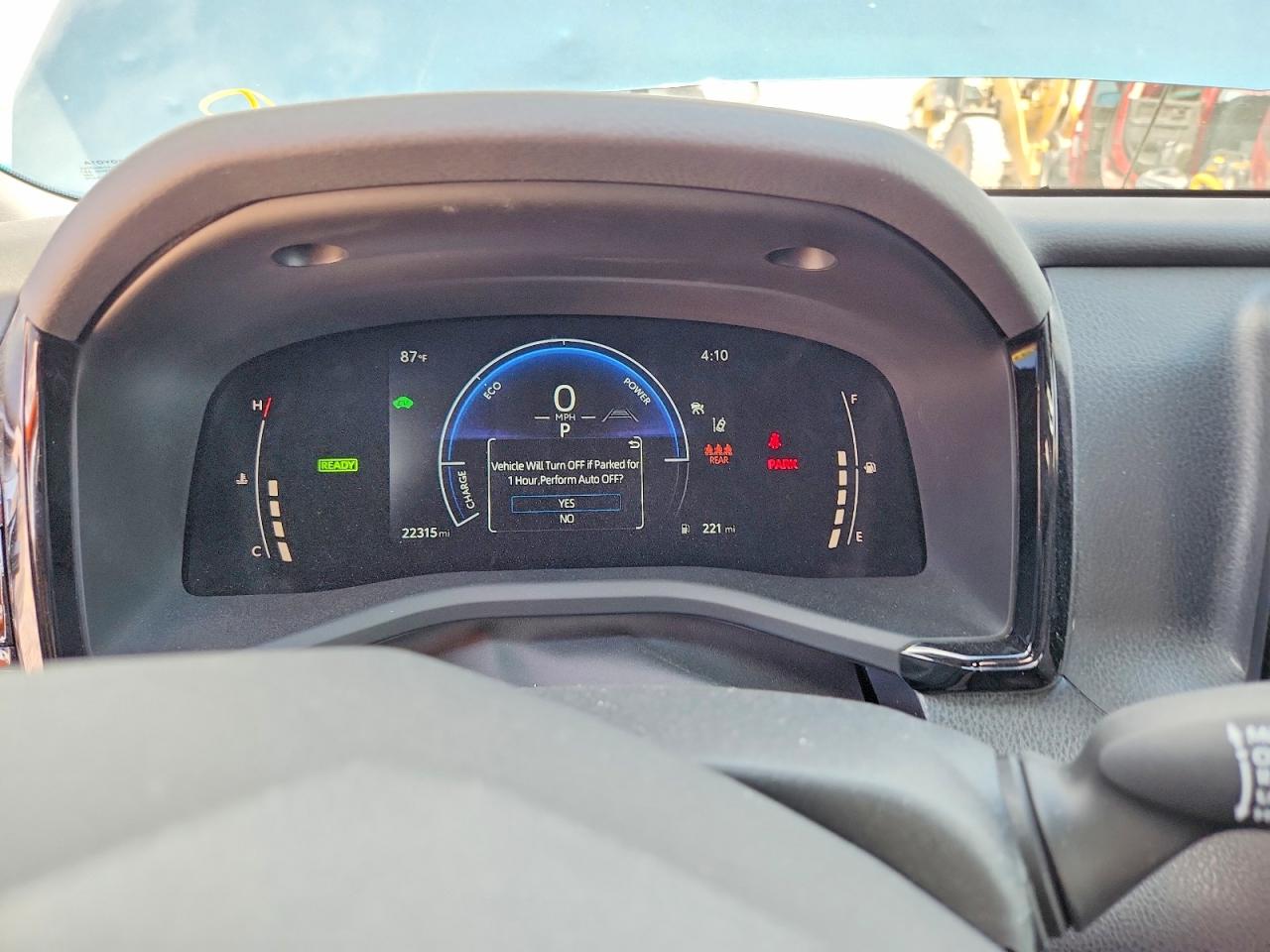 2025 TOYOTA CAMRY LE photo 17