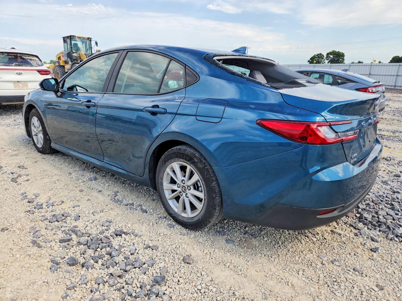 2025 TOYOTA CAMRY LE photo 3