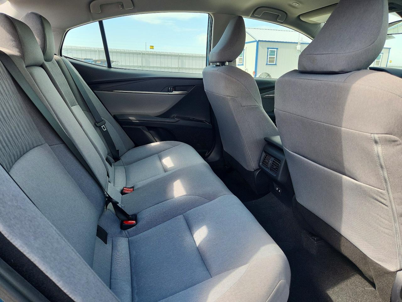 2025 TOYOTA CAMRY LE photo 19
