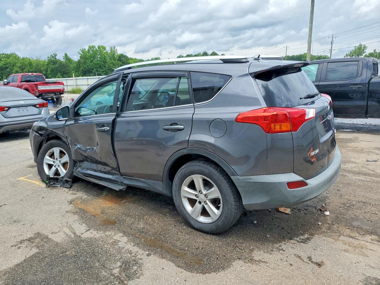 2013 TOYOTA RAV4 XLE photo 3