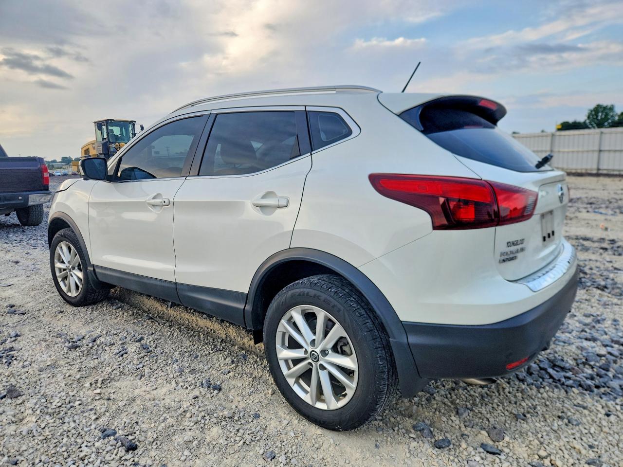 2019 NISSAN ROGUE photo 3