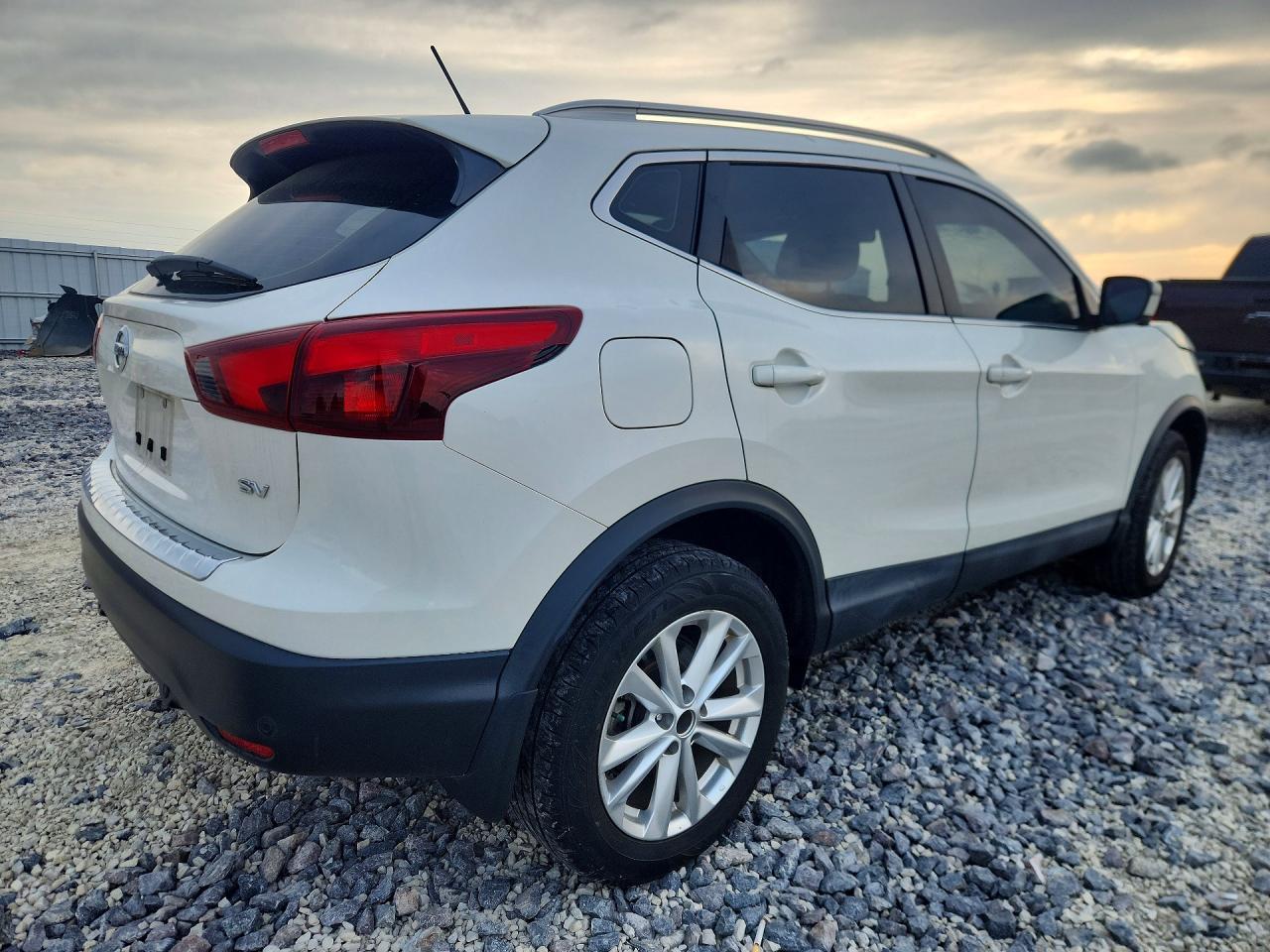 2019 NISSAN ROGUE photo 5