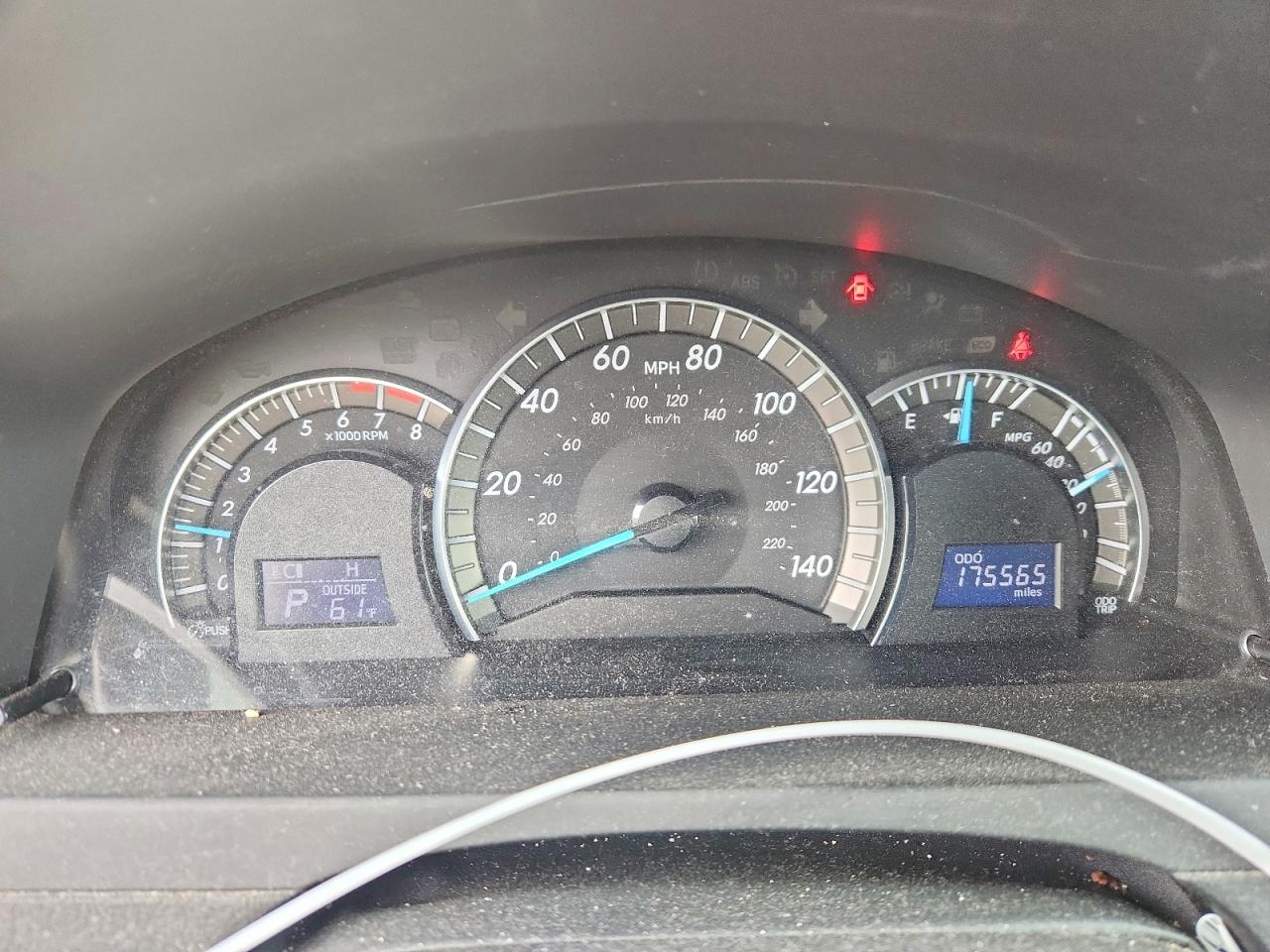 2012 TOYOTA CAMRY SE photo 17