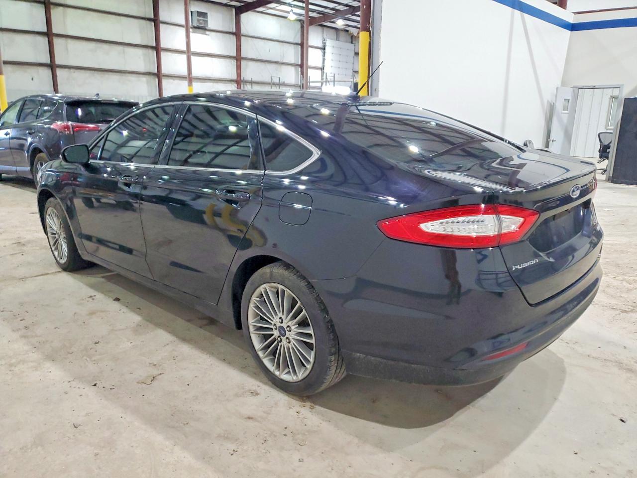 2016 FORD FUSION SE photo 4