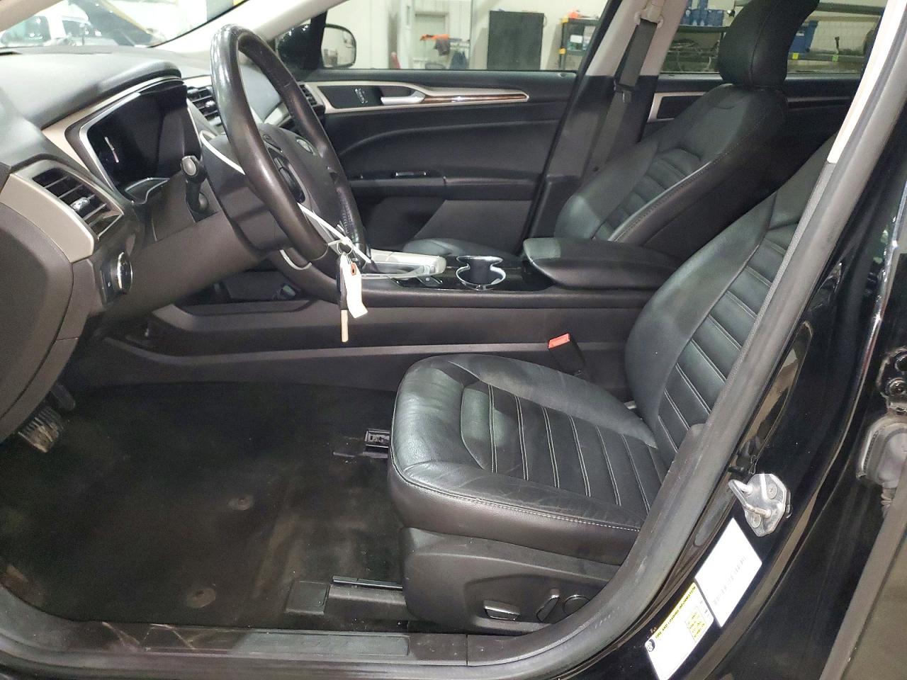 2016 FORD FUSION SE photo 19