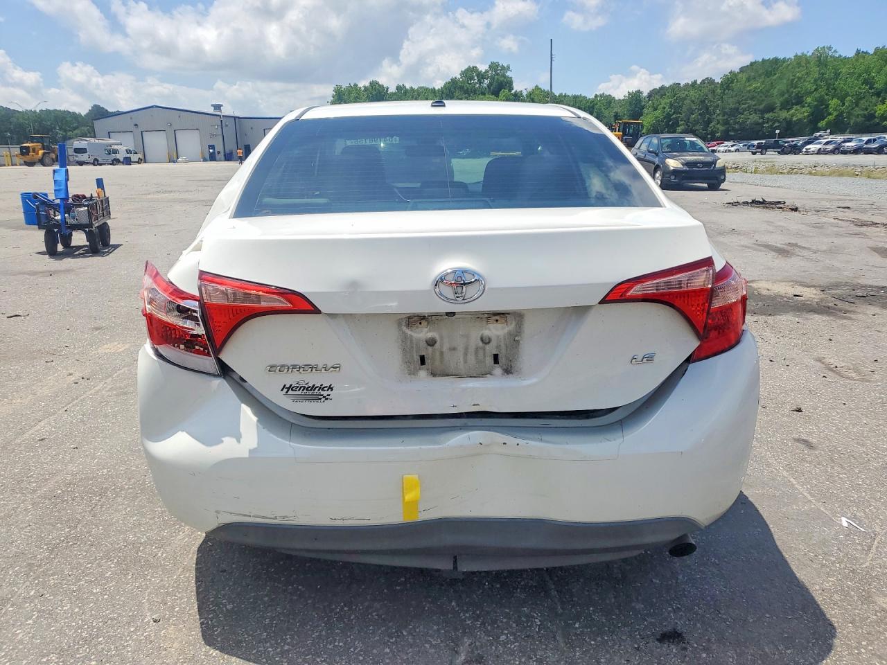2018 TOYOTA COROLLA LE photo 16