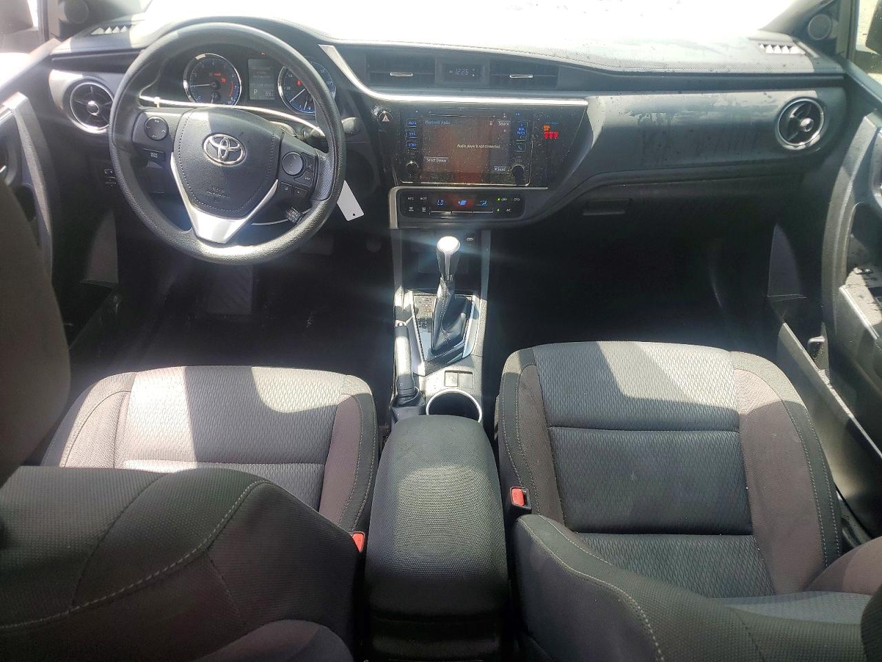 2018 TOYOTA COROLLA LE photo 22