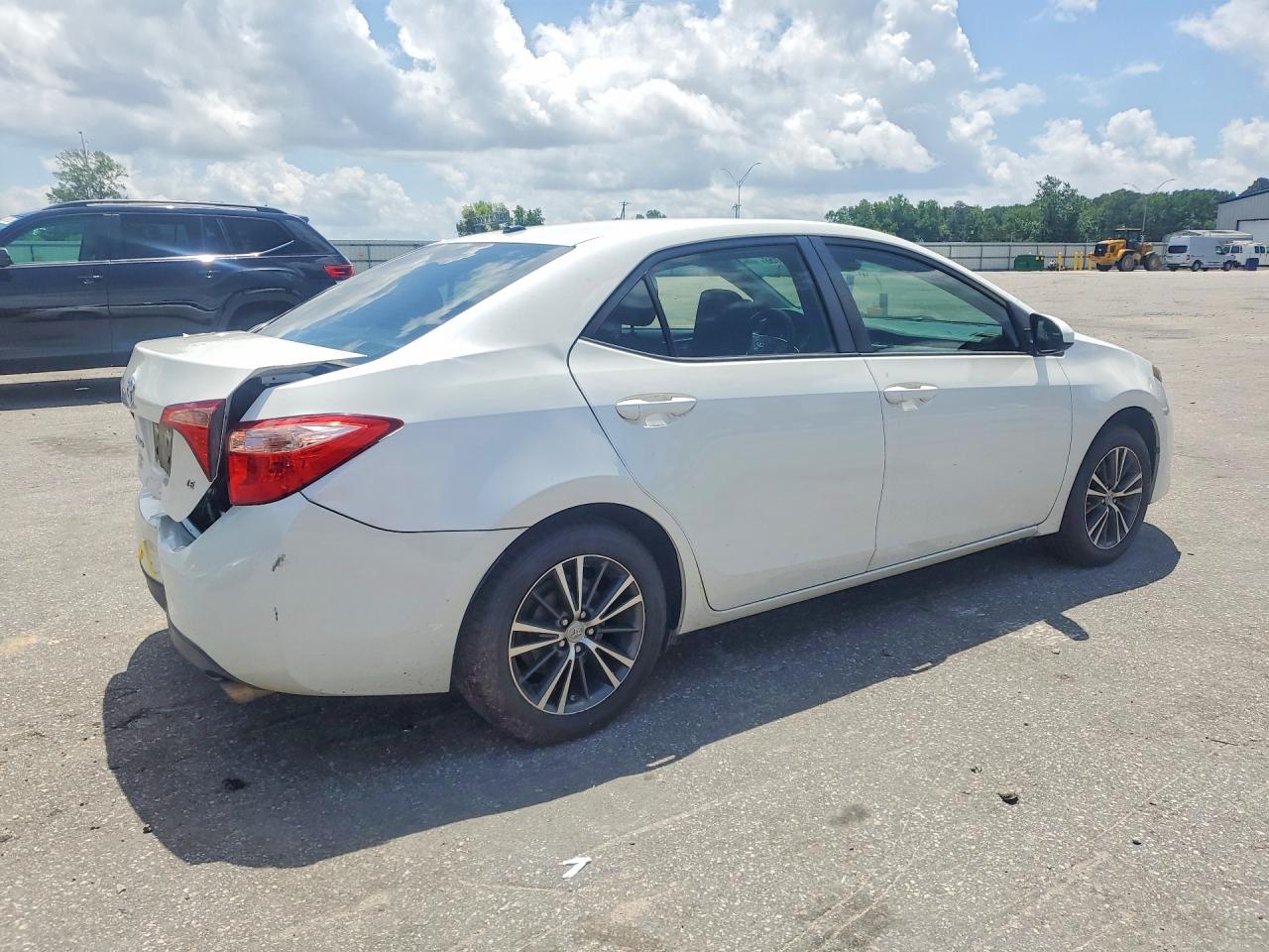 2018 TOYOTA COROLLA LE photo 7